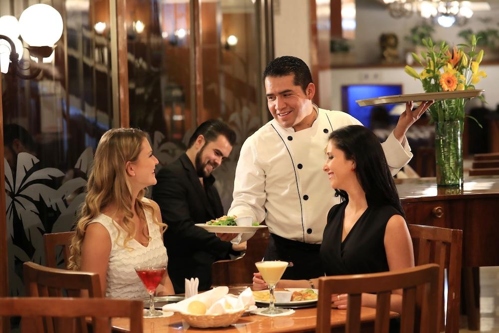 Hotel Ciros Pachuca エクステリア 写真