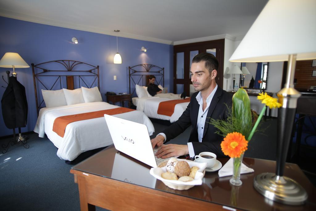 Hotel Ciros Pachuca エクステリア 写真